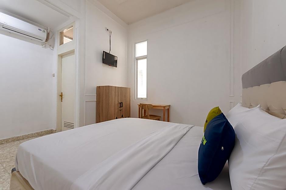 Urbanview Hotel De Breeze Kemang Jakarta by RedDoorz