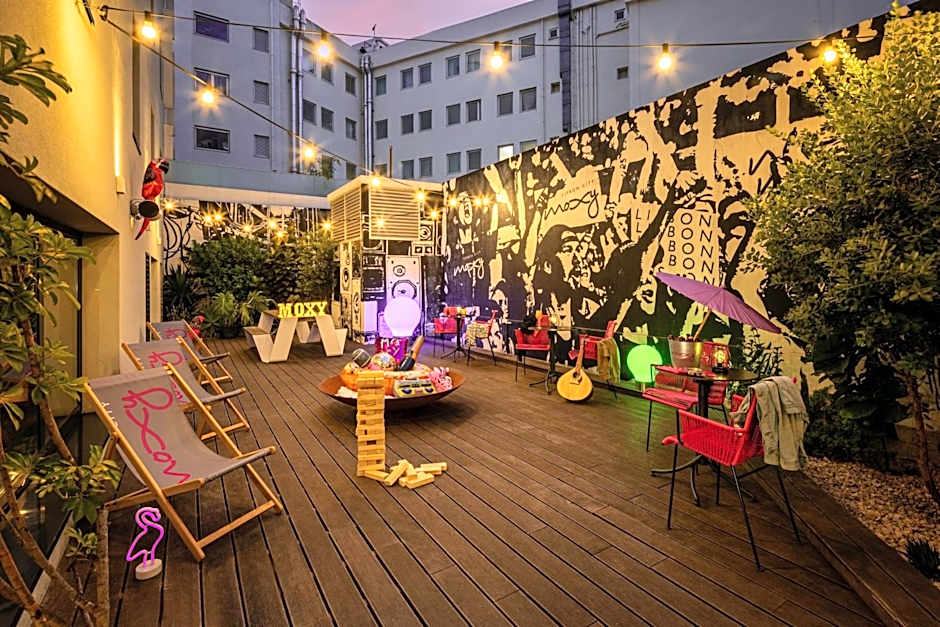 Moxy Lisbon City
