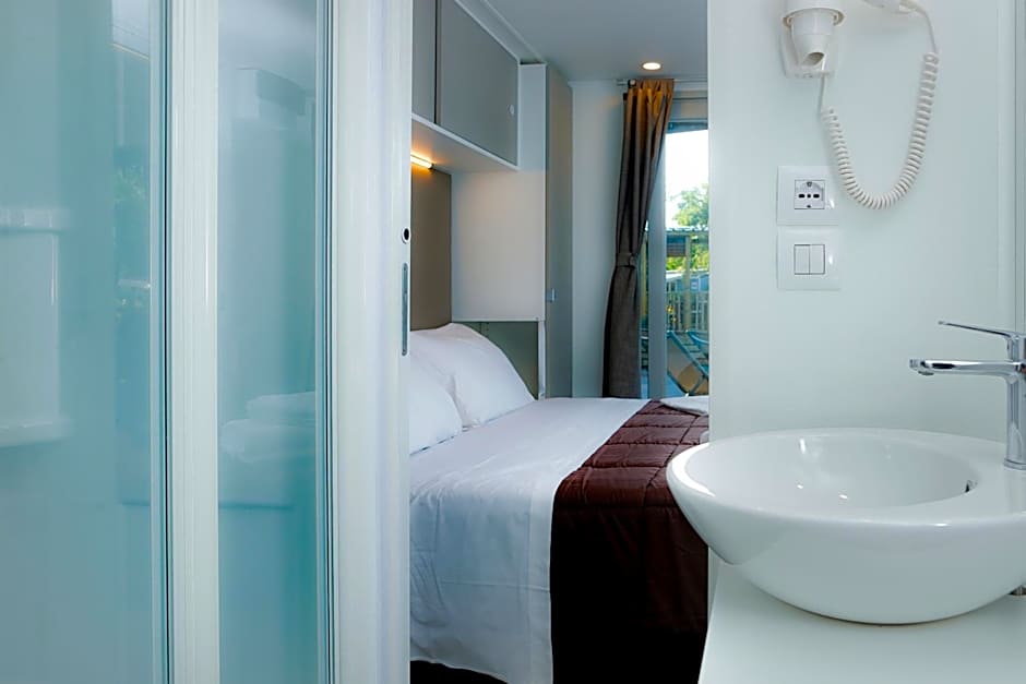 hu Park Albatros village