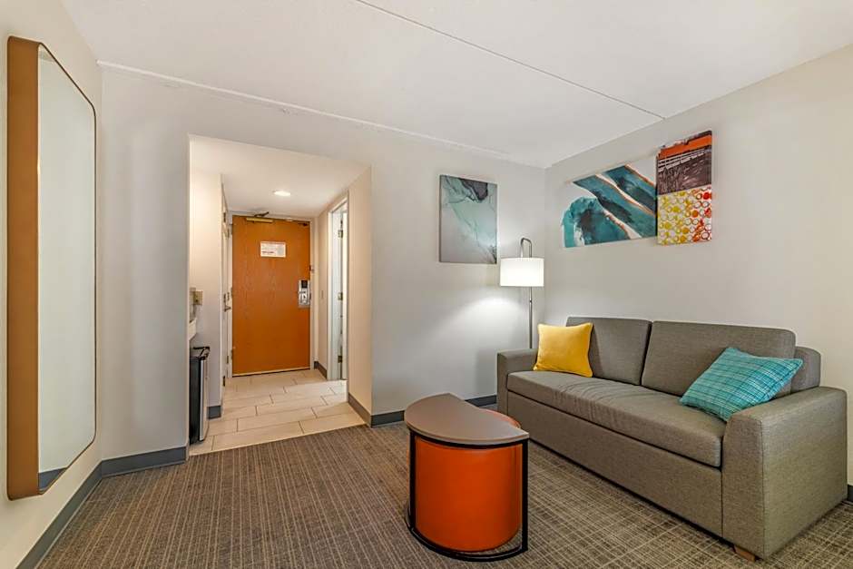 Comfort Inn & Suites Madison East - Monona