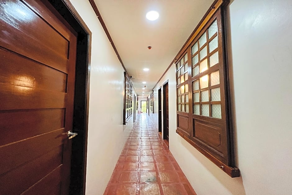 MC's L Transient House