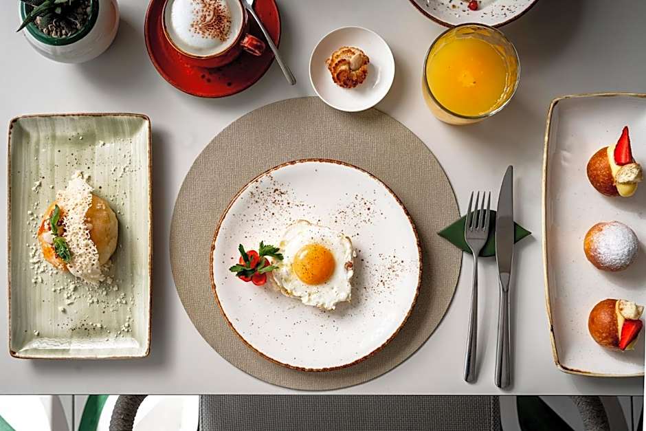 Hotel Eden Roc Suites