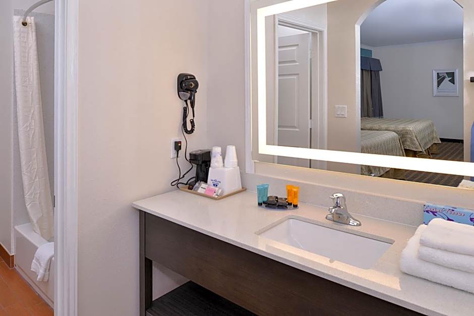 Regency Inn & Suites- NW Houston