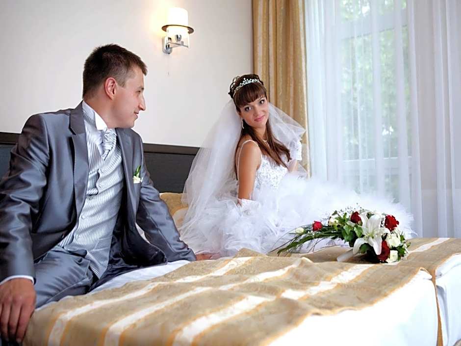 Manhattan Hotel & Restaurant