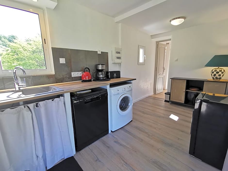 La Peyregoune, logement en pleine nature et table d'hôtes