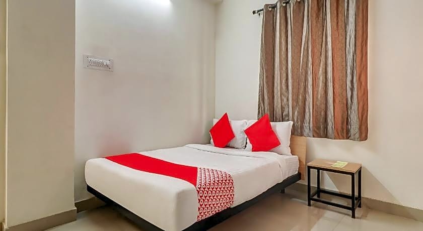 OYO 79480 Flagship HHH Skyline