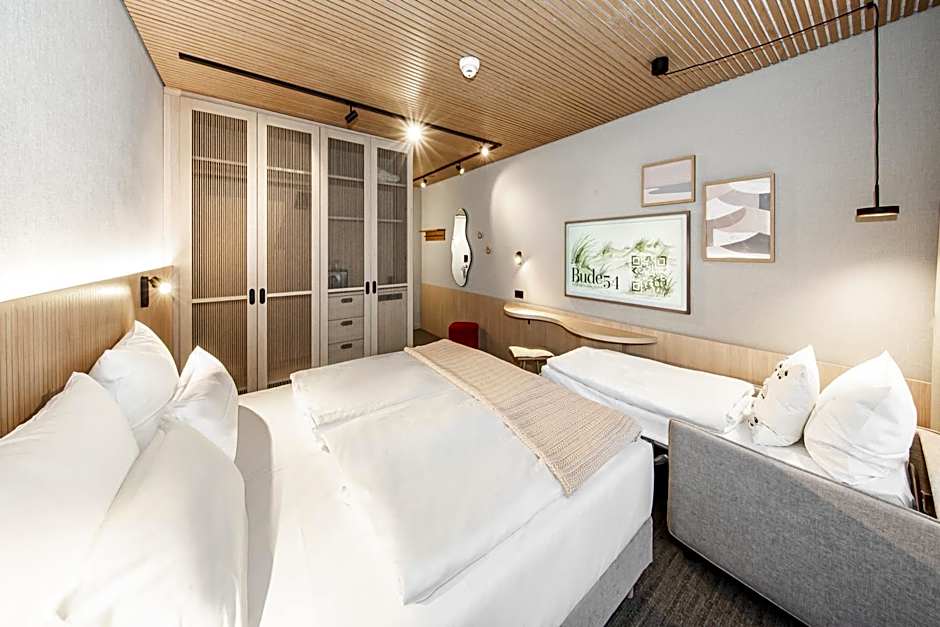 Photo 1 of 9 of Triple Room