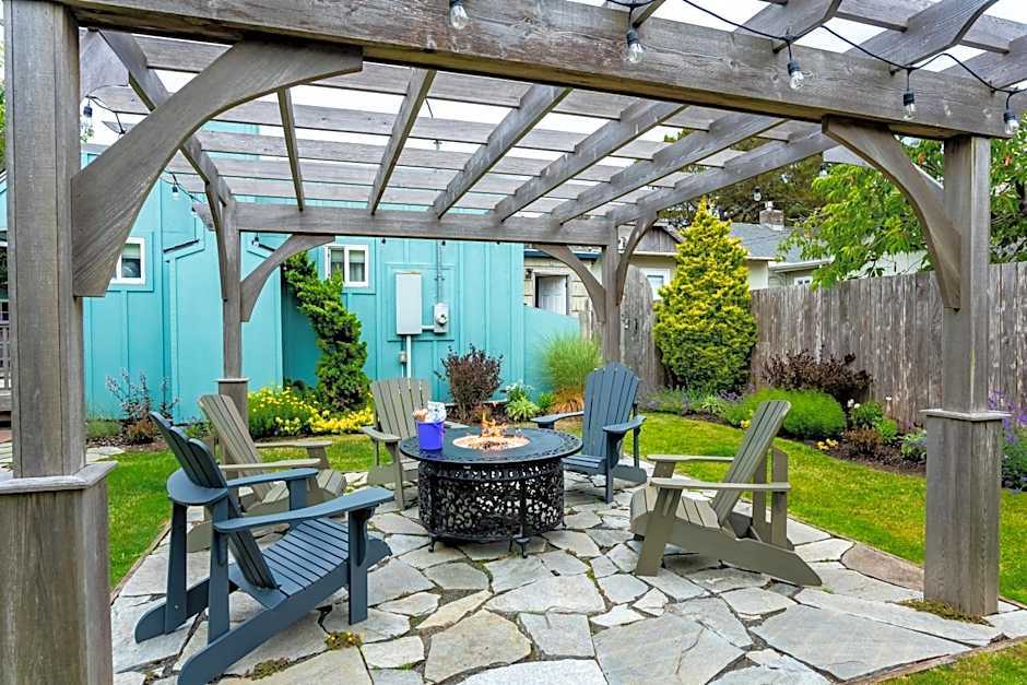 Inn at Haystack Rock