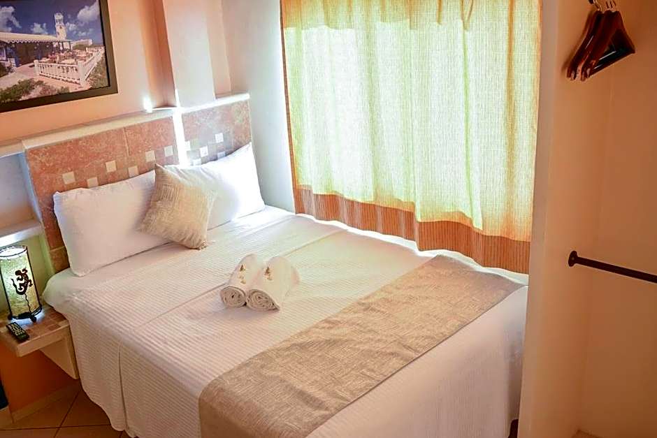 Hotel Bucaneros
