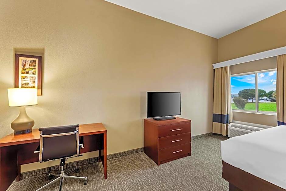 Comfort Inn & Suites Tuscumbia - Muscle Shoals