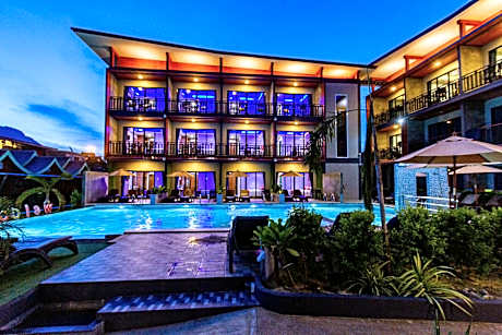 Deluxe Double Room with Pool View