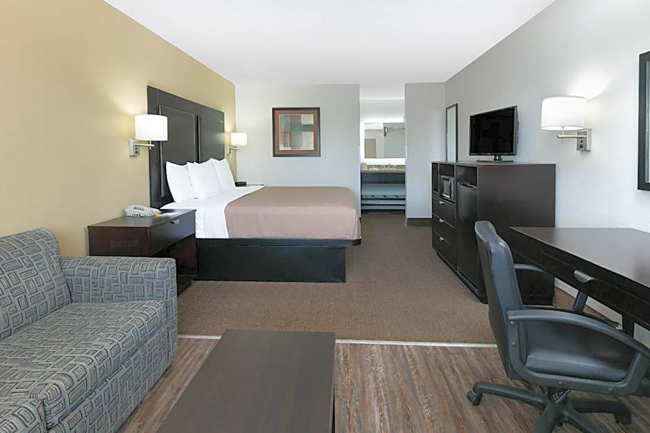 Days Inn by Wyndham Granbury