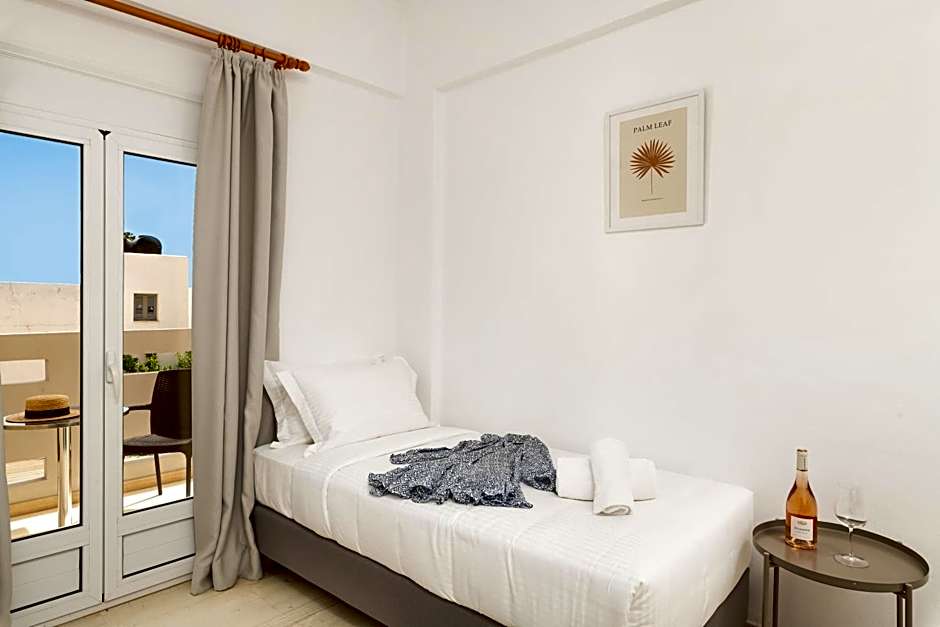 Thelèsi Apartments, 100m from the beach