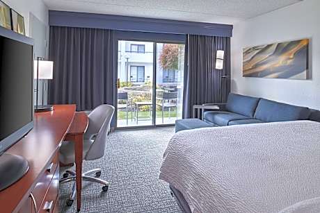 Room, 1 King Bed with Sofa bed (1 King Bed and 1 Double Sofa Bed)
