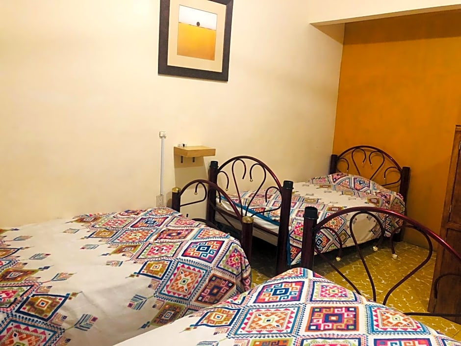 Los Nardos Hostel
