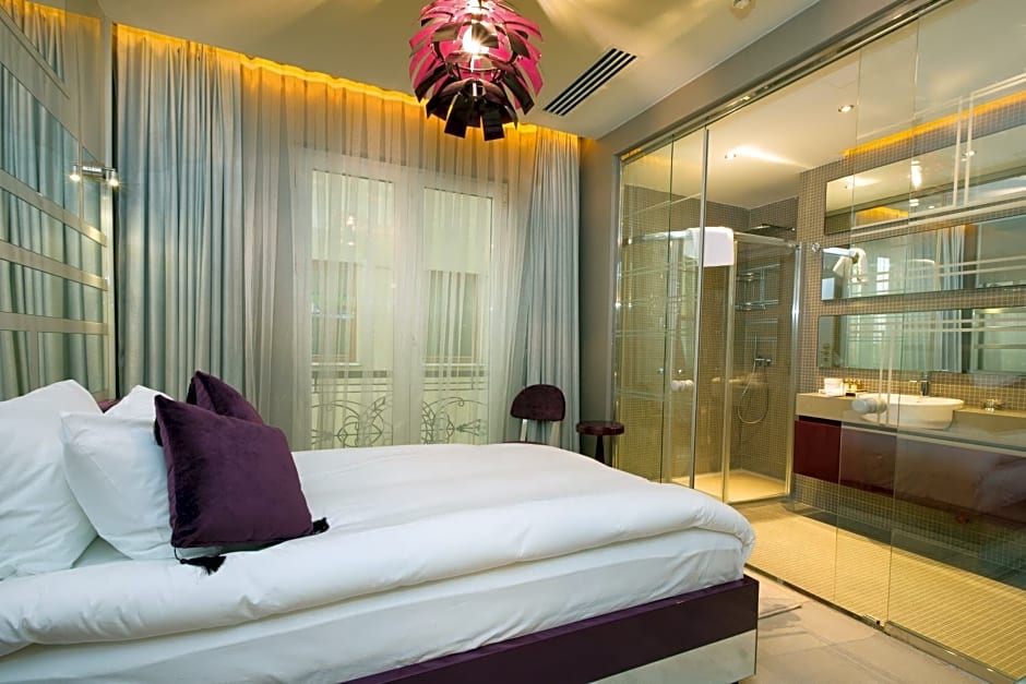 Golden Pearl Boutique Hotel