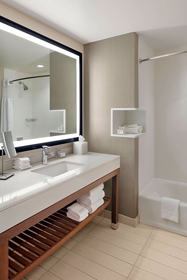 Courtyard by Marriott Portland Downtown/Waterfront
