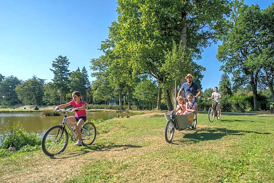 Insolites, Les Ormes, Epiniac