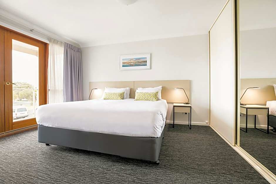 Nightcap at the Ship Inn