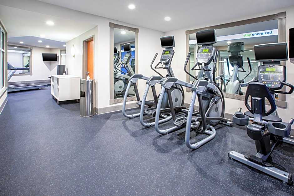 Holiday Inn Express Hotel & Suites Auburn Hills By IHG