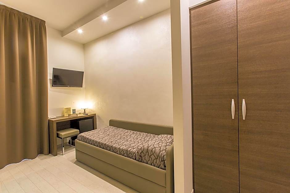 Photo 1 of 10 of Single Room with Balcony