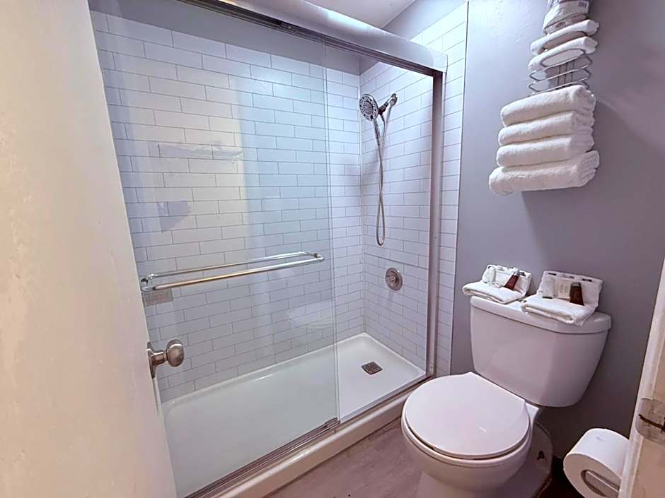 Hardin Lodge By Capital O Little Bighorn Battlefield I-90