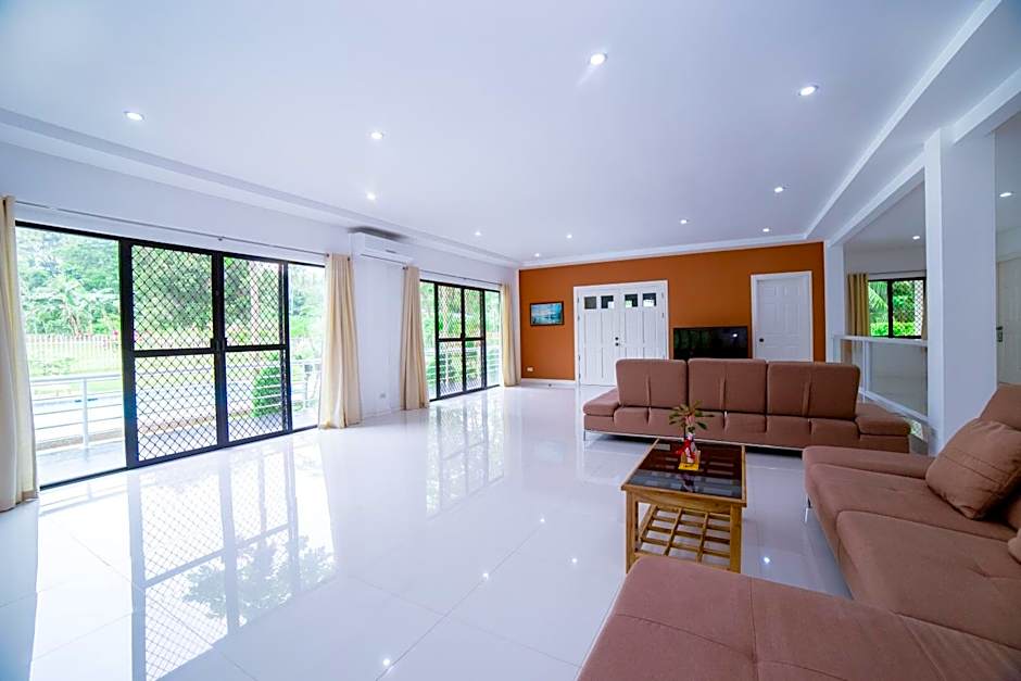 Bohol White House Bed & Breakfast