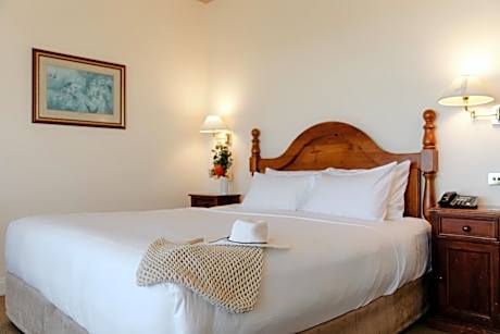 Mountain Heritage Hotel