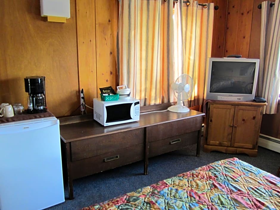 Lakeside Motel