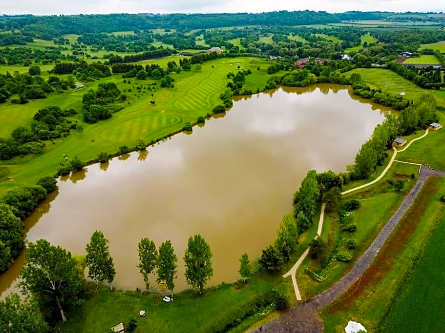 Lakeside Lodge- 'Swallow'