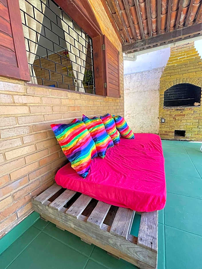 Pousada São Jorge 1 MIN A PÉ DA PRAIA Casa de família, simples e aconchegante, Na Av principal da praia café disponível até 12hs cozinha completa e churrasqueira disponível para uso ar cond das 20hs as 8 30