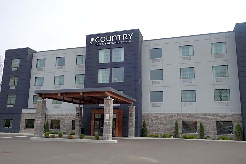 Country Inn & Suites by Radisson, Belleville, ON