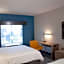 Holiday Inn Express & Suites Overland Park By IHG
