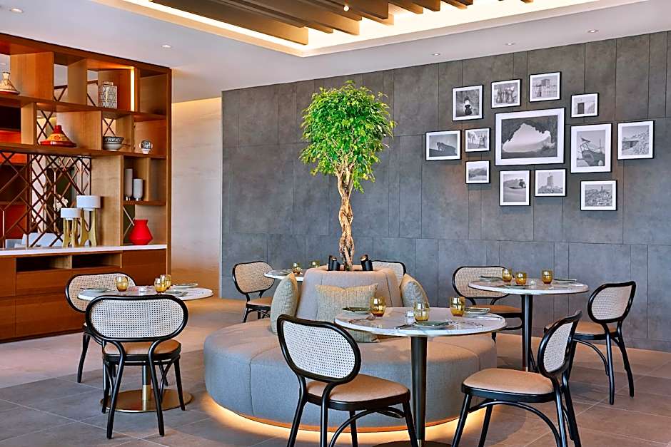 DoubleTree by Hilton Sharjah Waterfront Hotel And Residences