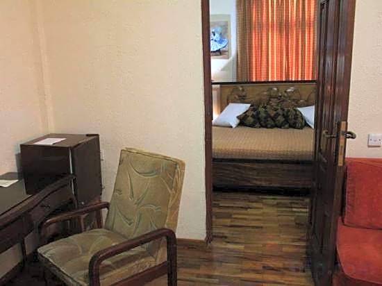 Coconut Grove Regency Hotel