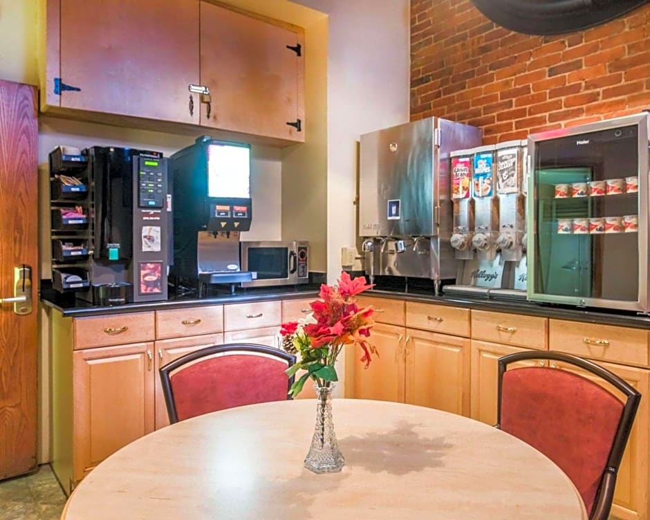 Econo Lodge Manchester