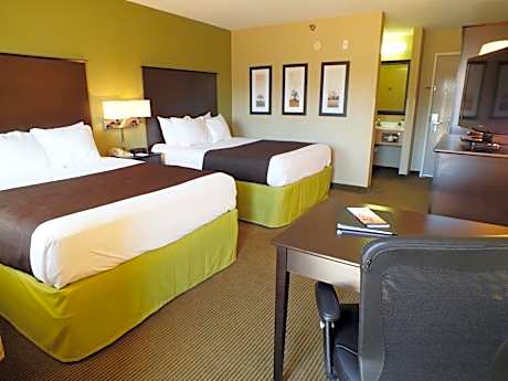 Deluxe Queen Room with Two Queen Beds - Non-Smoking
