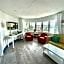 Walkabout 1 Tower Suite in the heart of Hollywood Beach