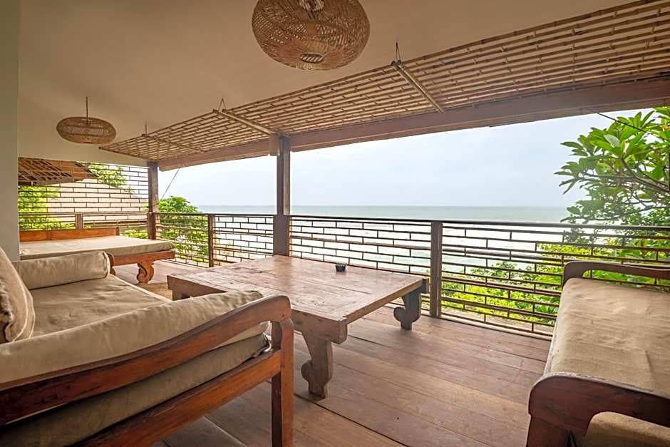 Villa Ayunan 3 BR on Bingin Beach