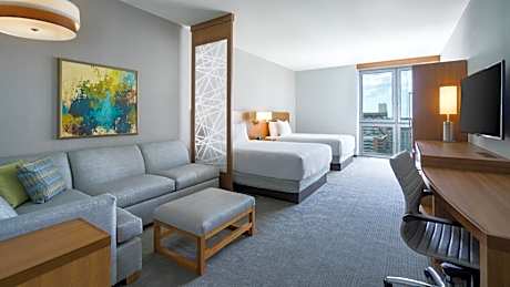 Queen Room with Two Queen Beds and Sofa Bed - High Floor