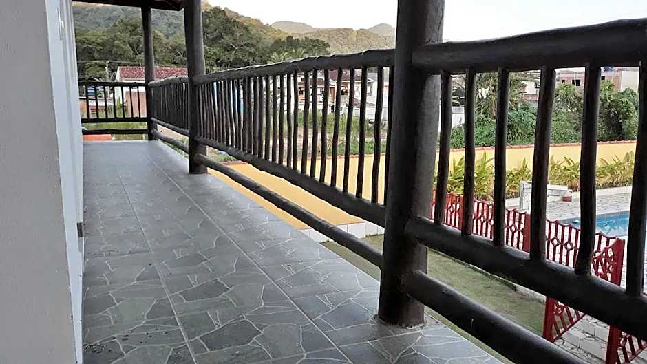 Estúdio em maresias com ar condicionado e piscina