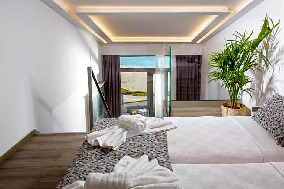 Photo 1 of 9 of Suite, Sea View