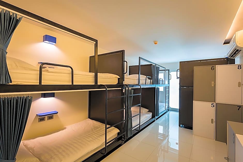 BearPacker Patong Hostel