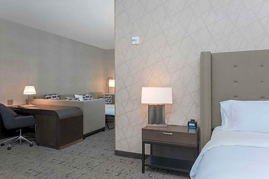 DoubleTree by Hilton Evansville