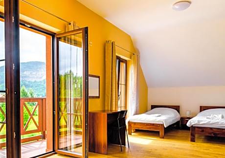 Quadruple Room with Mountain View