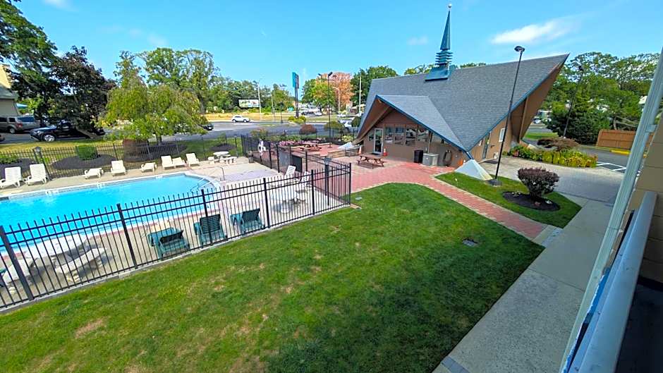 Crystal Inn - Neptune