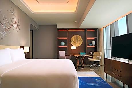 Deluxe Suite with Deluxe Benefit