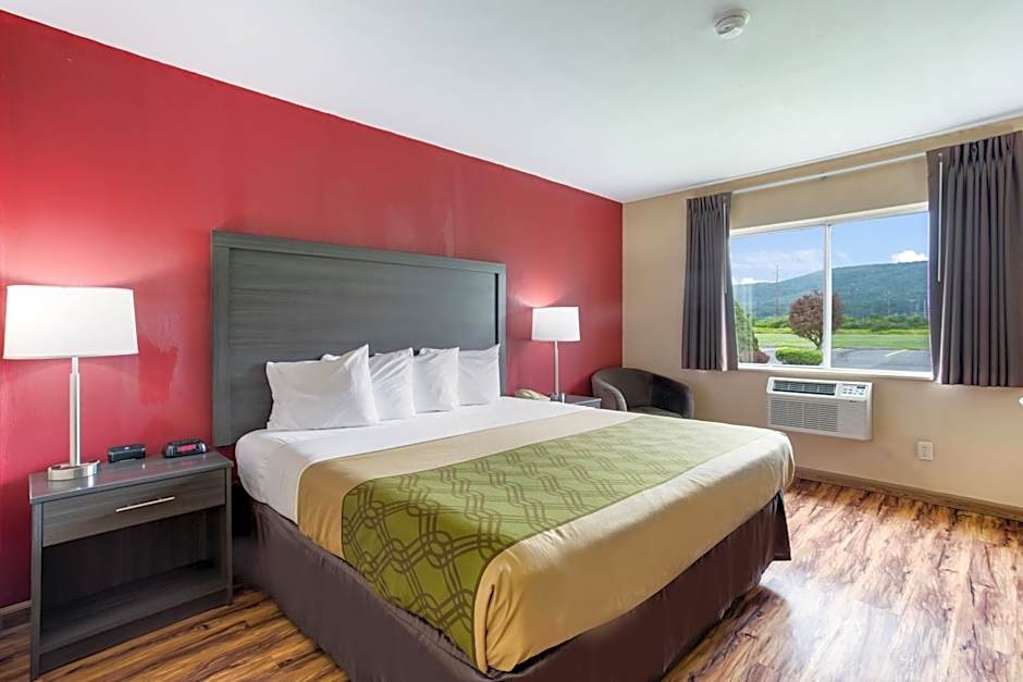 Econo Lodge Painted Post