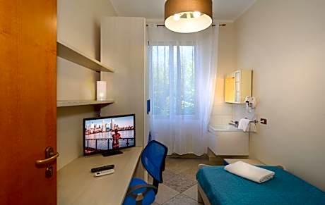 Single Room with Private External Bathroom