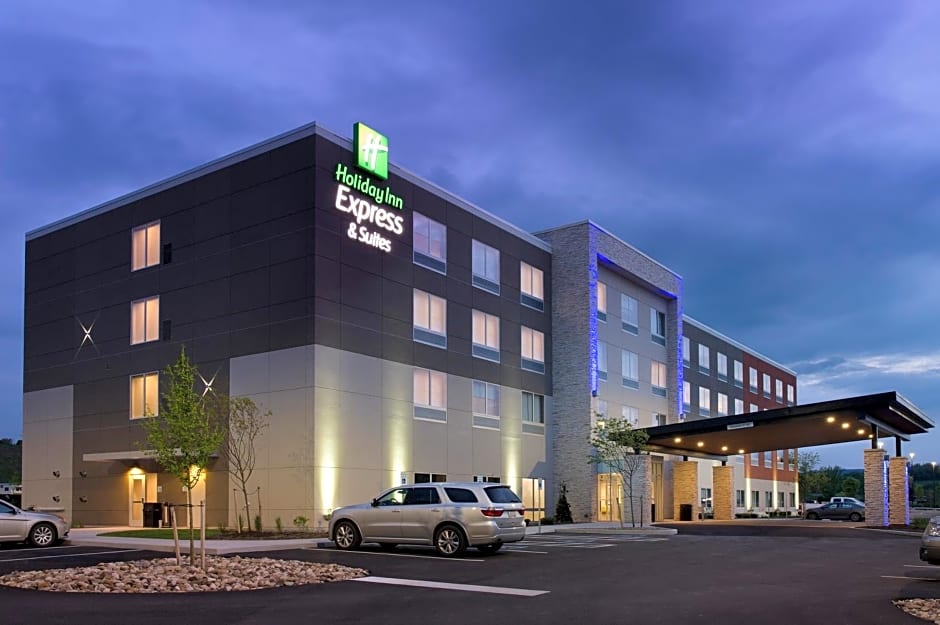 Holiday Inn Express & Suites by IHG Altoona, an IHG Hotel